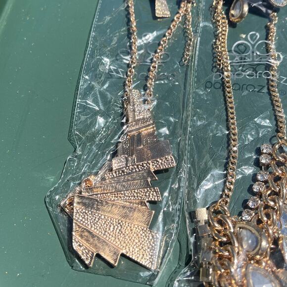 NWT Bundle of 4 Paparazzi gold necklace and earrings set - Picture 7 of 7